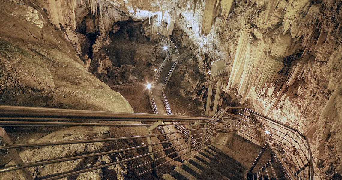 antiparos cave